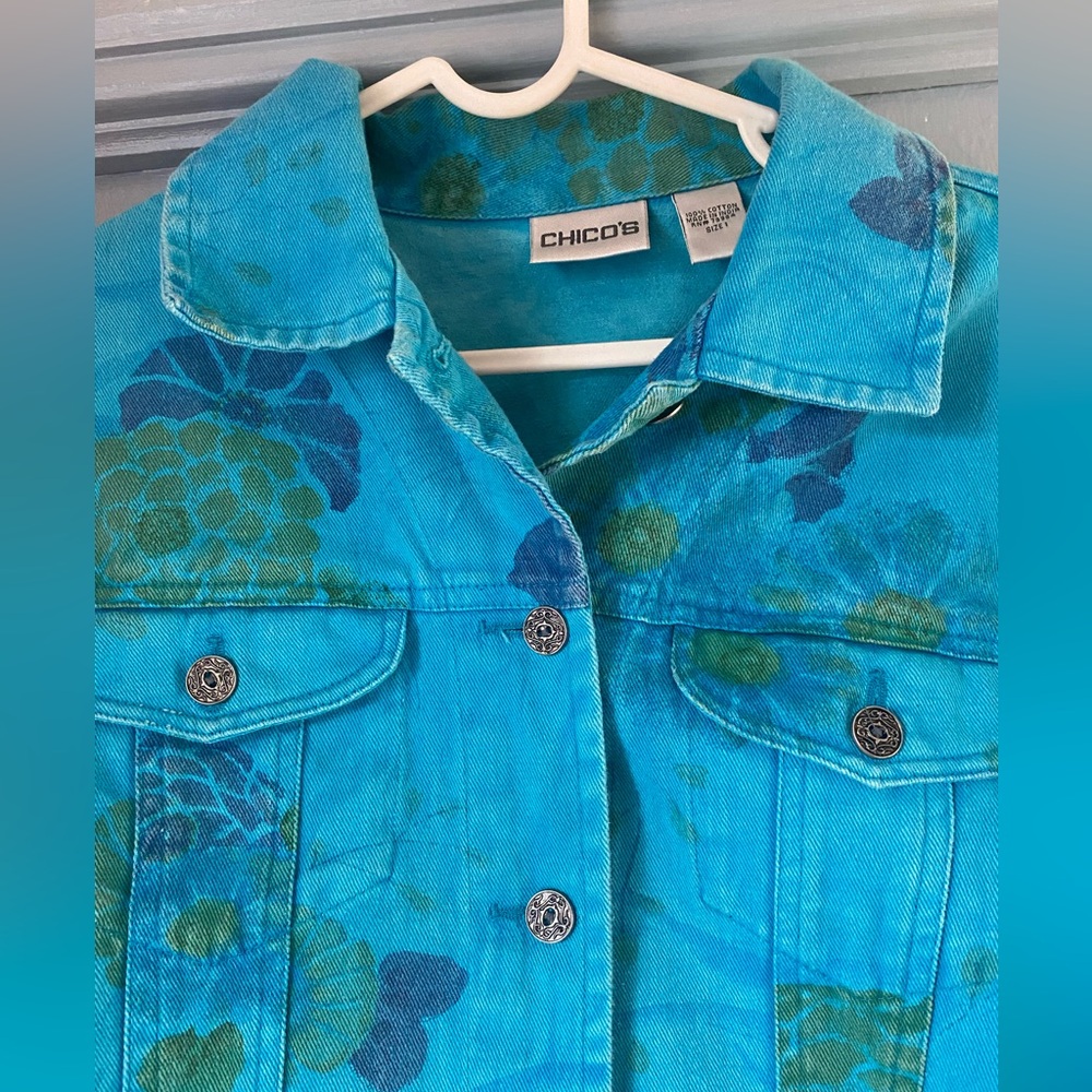 CHICO’s women’s Denim Floral Jacket size 1 (M) Blue floral 100% cotton - Picture 4 of 8